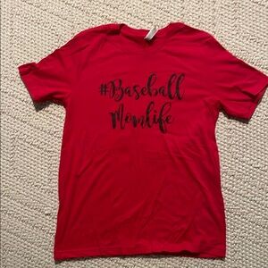 Red #BaseballMomlife T-Shirt